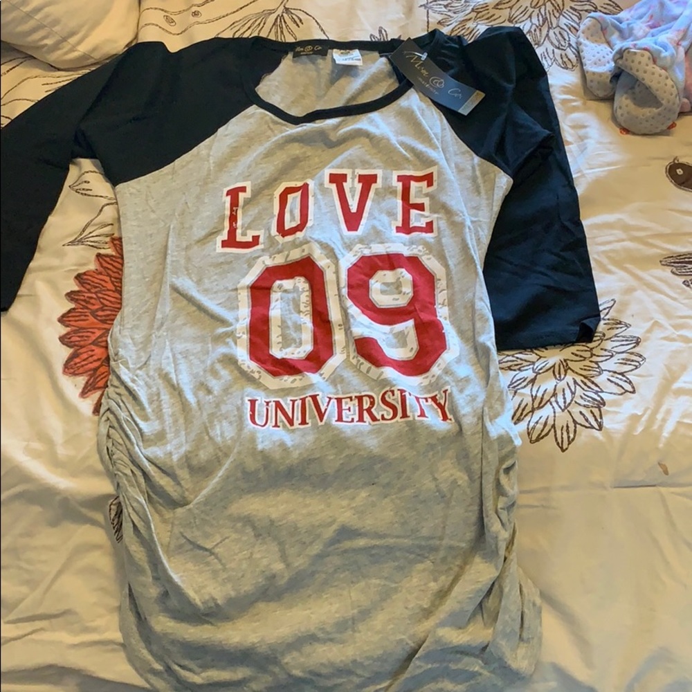 Mom&Co medium maternity 3/4 shirt